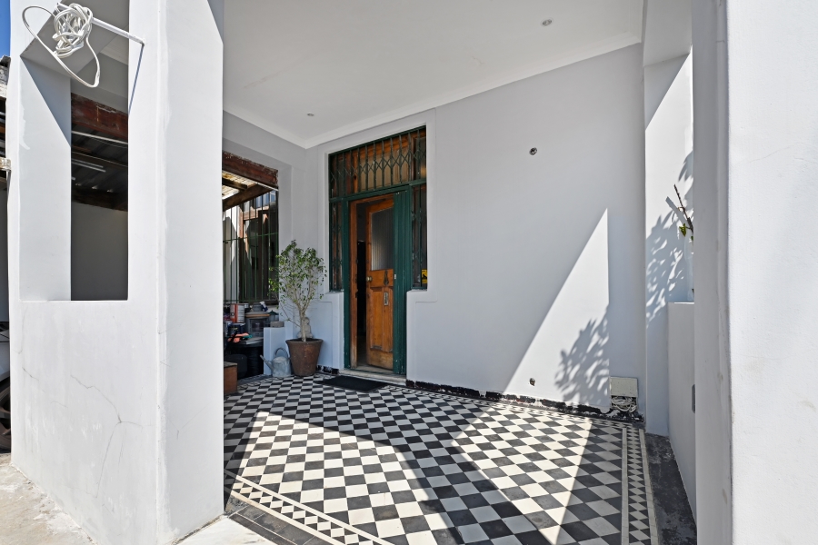 3 Bedroom Property for Sale in Sea Point Western Cape